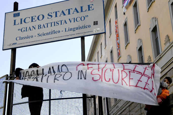 Da lunedì tutti in aula gli 8,3mln studenti italiani