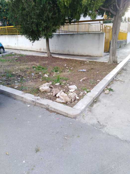 Divelta e portata via segnaletica dedicata a Di Vittorio