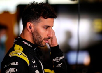 F1, Ricciardo: “I piloti più giovani mi costringono a migliorare”