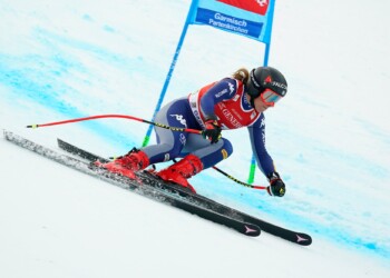 Goggia cade a Garmisch: si teme per il ginocchio