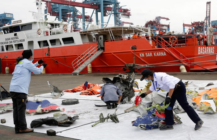 Indonesia: aereo, guasto al localizzatore delle scatole nere