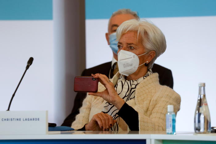 Lagarde, fare presto sul recovery, ripresa dipende da lockdown