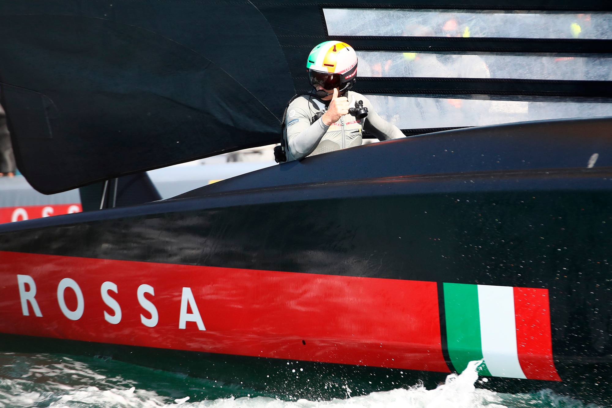 Luna Rossa domina nella semifinale di Prada Cup