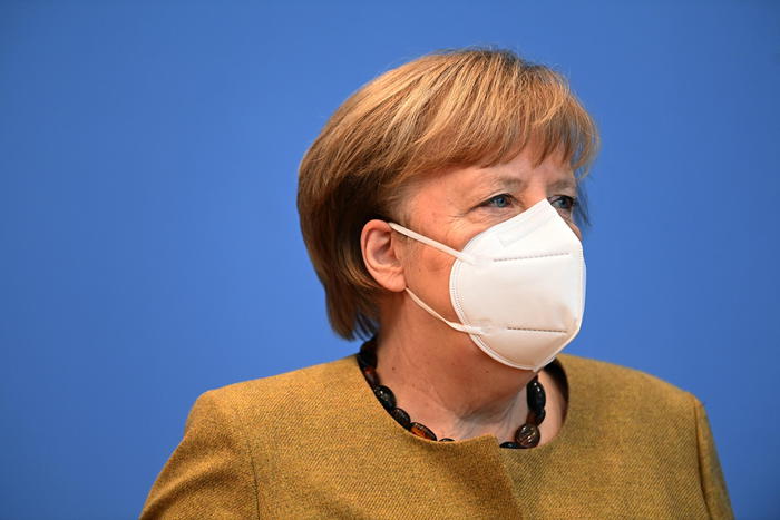 Merkel, controlli frontiere ultima ratio, ma non esclusi