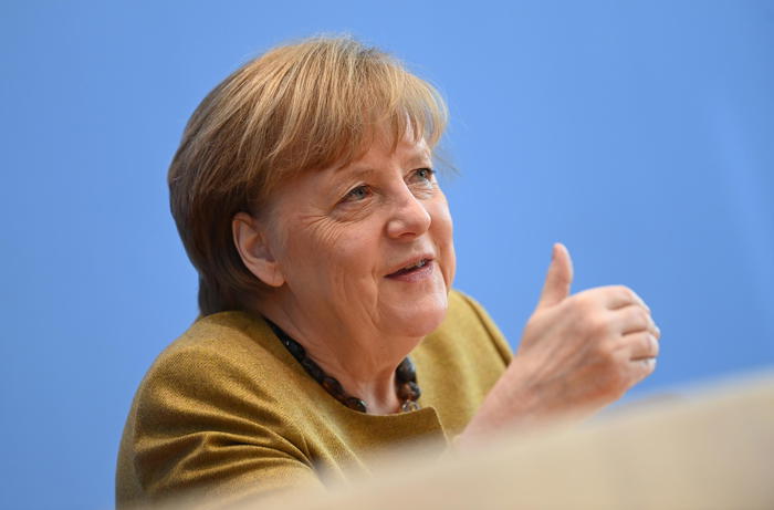 Merkel, se approvato dall’Ema sì ad accordi sullo Sputnik