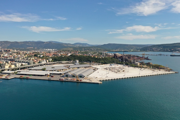 Piattaforma Trieste: HHLA perfeziona acquisizione
