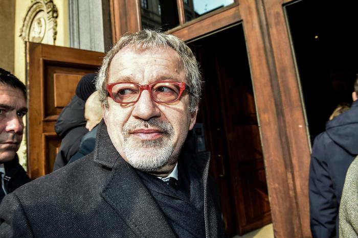 Roberto Maroni dimesso dall’ospedale Besta dopo l’operazione