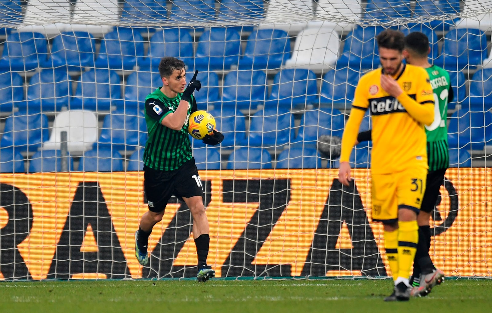 Il Parma sciupa tutto al 94’: Djuricic regala un punto al Sassuolo