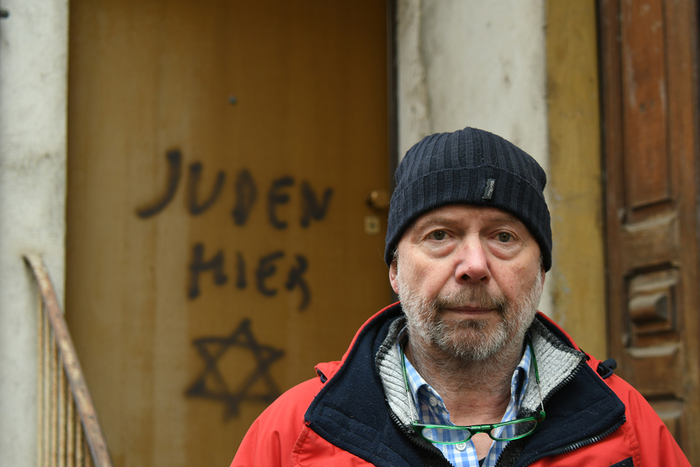 Scritta antisemita su casa deportata, chiesta archiviazione