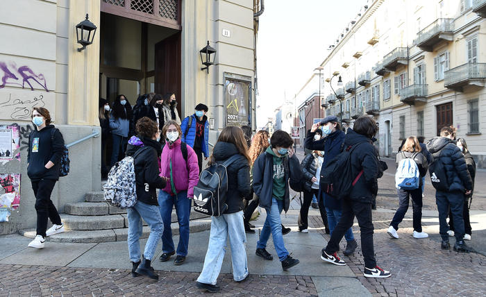Scuola: Zaia, in Veneto riapre il primo febbraio al 50%