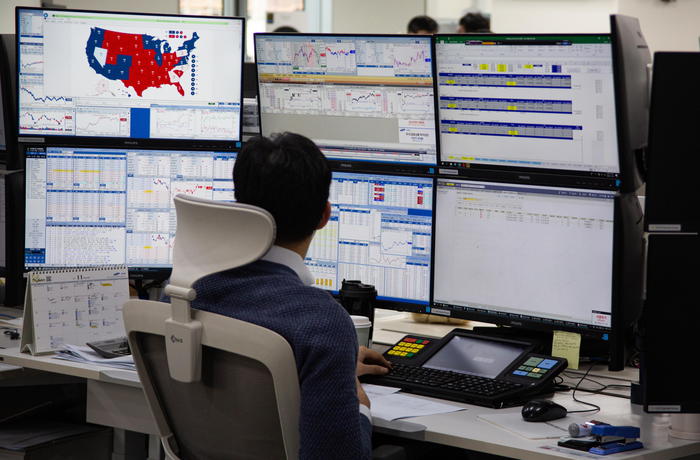 Spread Btp/Bund apre in lieve calo a 108 punti