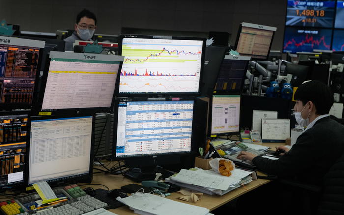 Spread Btp-Bund apre senza scossoni, stabile a 113 punti