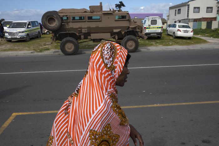 Sudafrica: esercito consente a musulmane il velo in servizio