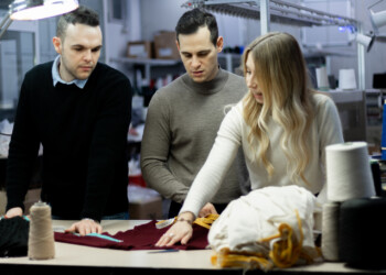 DALLA SCELTA DEL TESSUTO ALLA TRAMA DEL FILATO  NASCE LA PRIMA MAGLIERIA SU MISURA ONLINE  L’ESPERIENZA DELLA MANIFATTURA MADE IN ITALY PER UN PRODOTTO DI LUSSO A PREZZI ACCESSIBILI