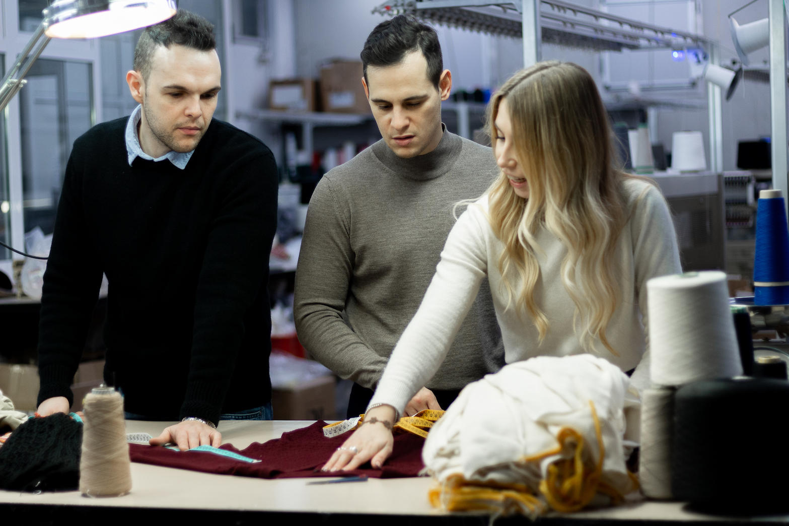 DALLA SCELTA DEL TESSUTO ALLA TRAMA DEL FILATO  NASCE LA PRIMA MAGLIERIA SU MISURA ONLINE  L’ESPERIENZA DELLA MANIFATTURA MADE IN ITALY PER UN PRODOTTO DI LUSSO A PREZZI ACCESSIBILI