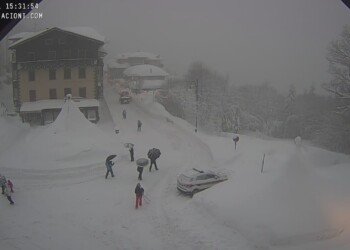 Tempesta di neve sull’Appennino tosco emiliano