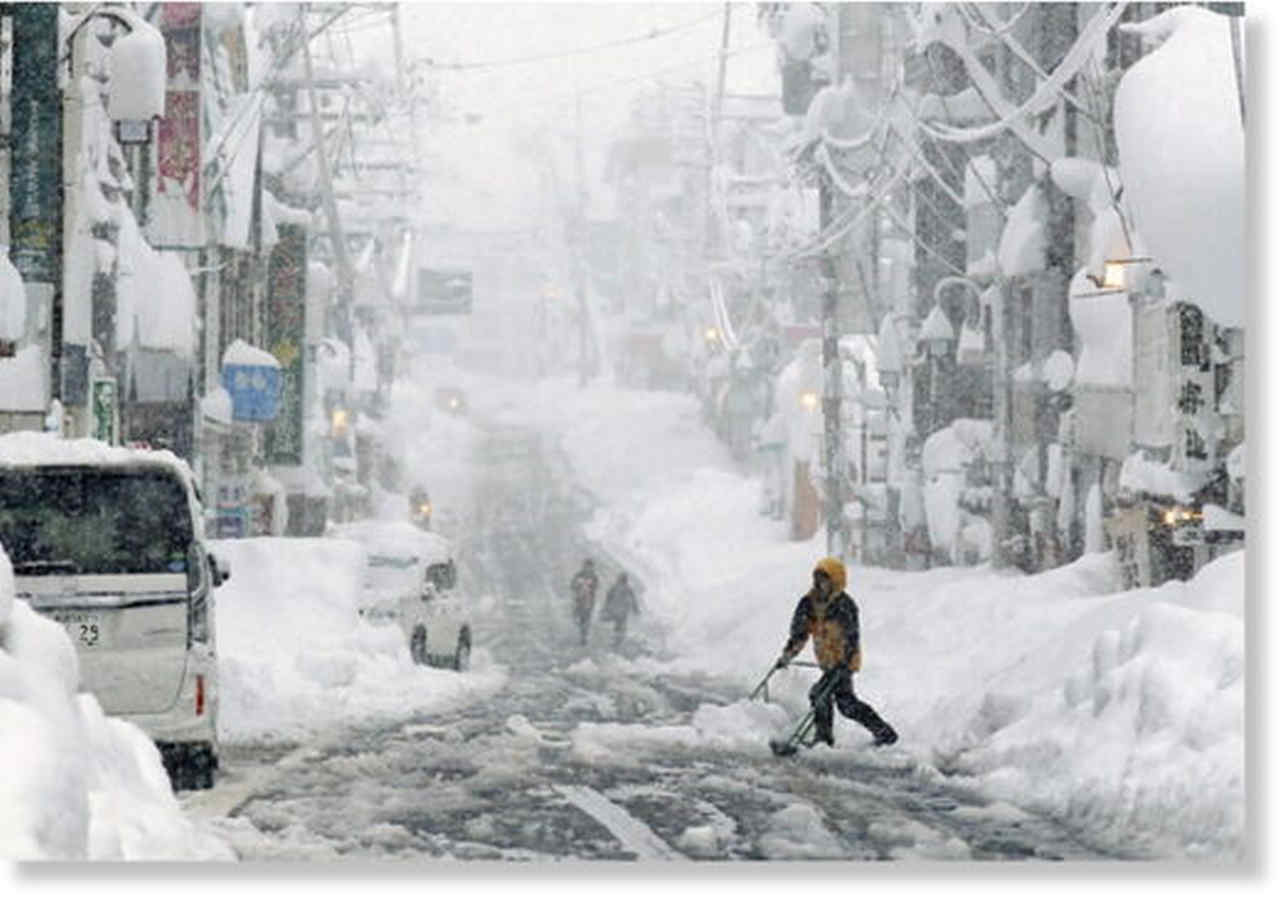 La grande neve caduta in Giappone