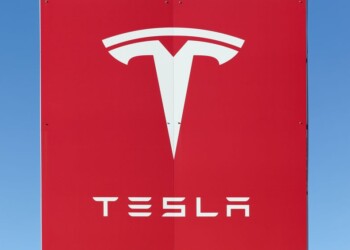 Tesla: le consegne del SUV Model Y fabbricato in Cina inizieranno questo mese