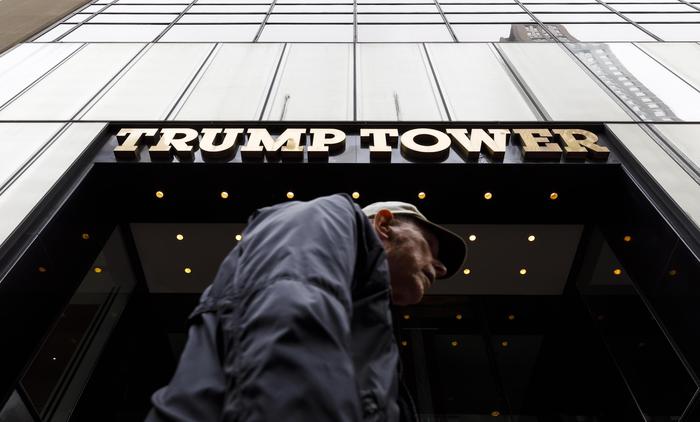 Usa: New York rescinderà contratti con la società di Trump