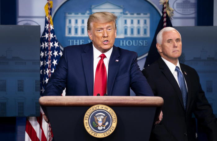 Usa: sondaggio, per 56% americani Trump deve essere rimosso