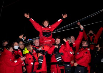 Vendée Globe, Bestaven trionfa con il bonus salvataggio