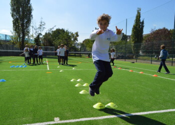 Secondo i dati Istat, il 22% dei ragazzi dagli 11 ai 20 anni che praticano sport lo abbandonano a causa del troppo carico di lavoro a scuola.