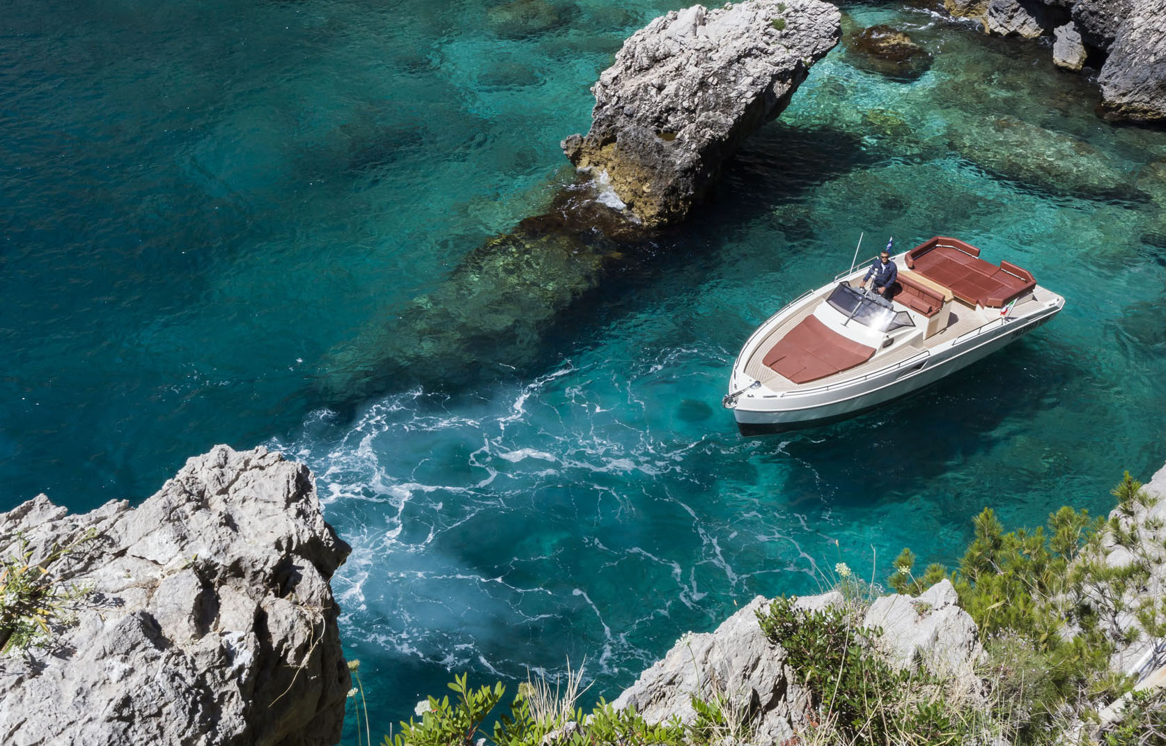 L’esclusivo servizio charter per scoprire il Mediterraneo a bordo di uno yacht Fiart