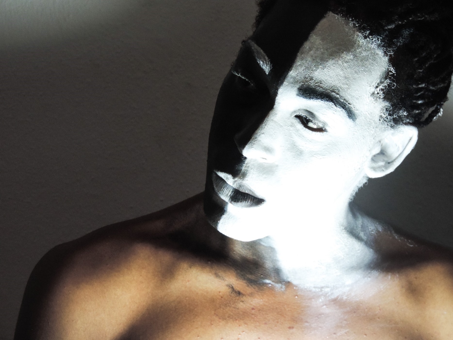 LEONARDO MONTEIRO: “LA REGINA” dal 5 febbraio in radio il nuovo singolo inedito tratto da  “YIN E YANG” il suo album