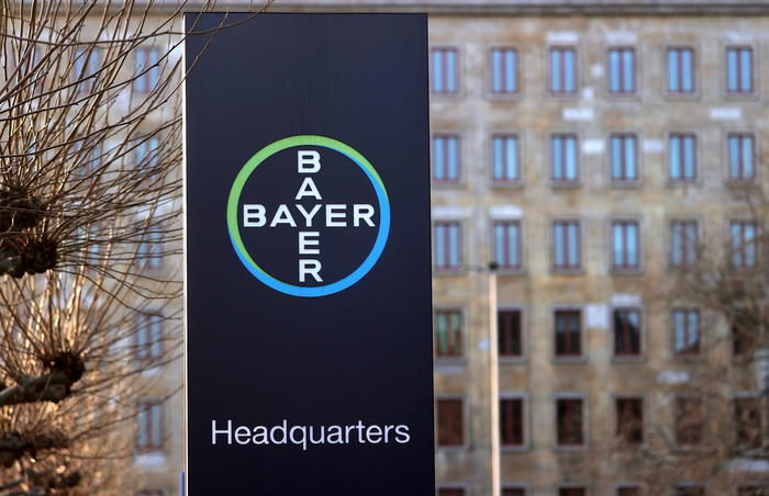 Bayer: in 2020 rosso 10,5 mld con svalutazioni, tengono ricavi