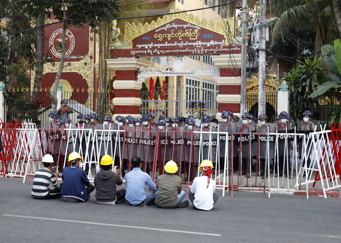 Birmania: hacker anti golpe prendono di mira siti governo