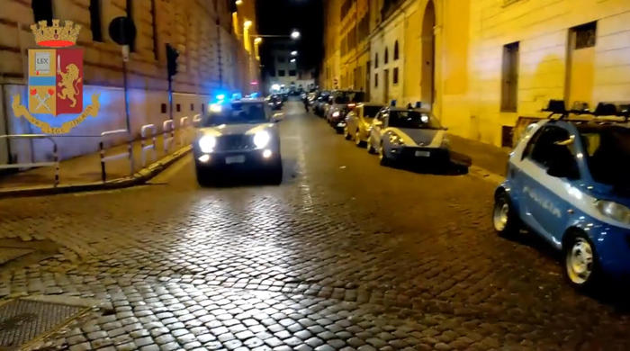 Blitz antidroga Ps tra Napoli e Salerno, 45 misure cautelari