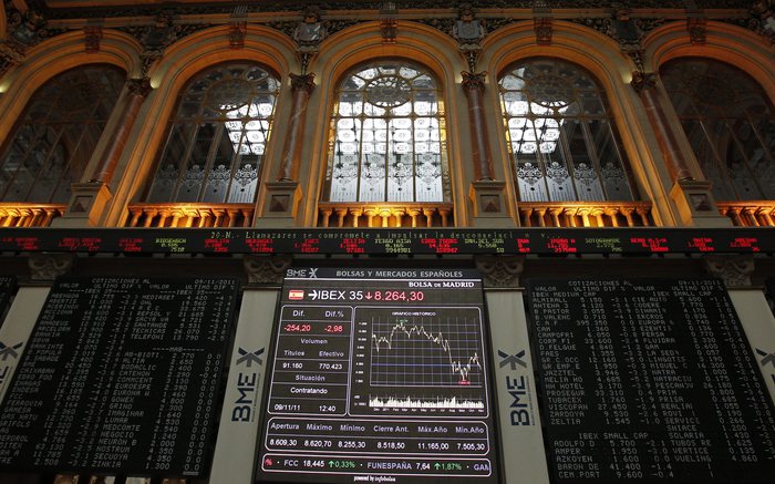 Borsa: Europa termina positiva dietro a Wall Street