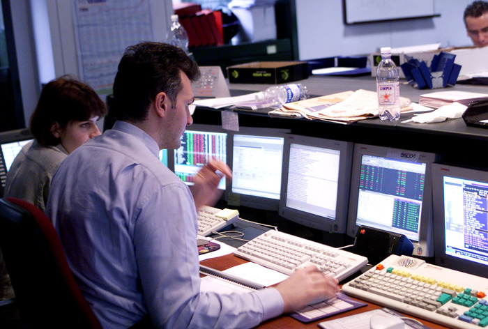 Borsa: Milano cede 1,4%, stop Saipem e Tenaris col greggio