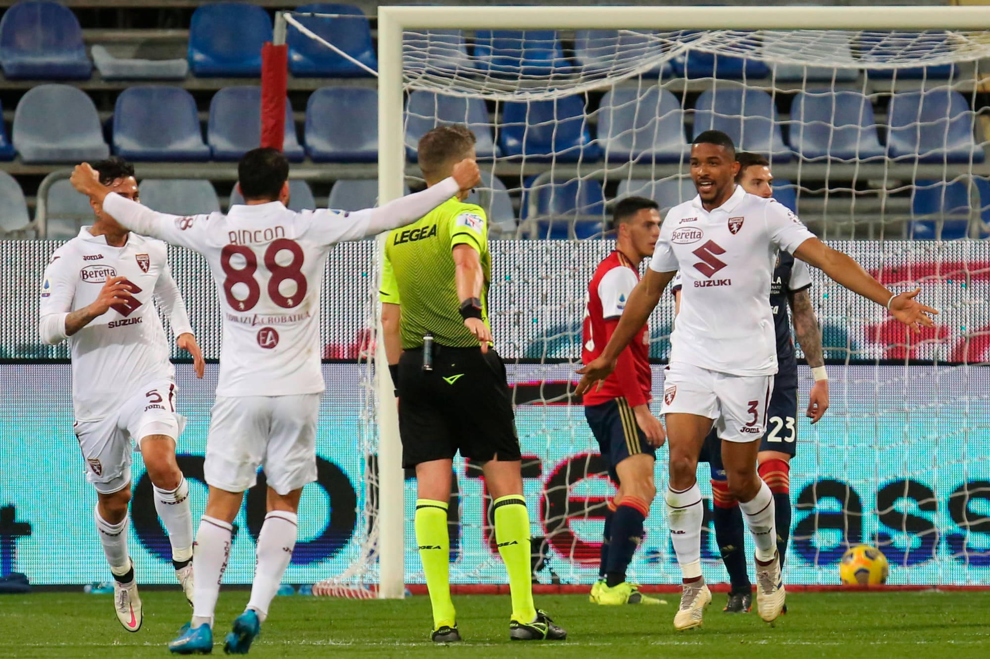 Bremer, urlo Torino! Nicola manda il Cagliari ko