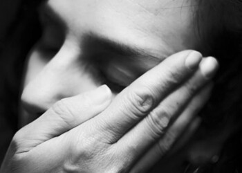 Mons. Giulio Dellavite: Dobbiamo dare retta alla poetessa Alda Merini, “basta una inutile carezza a capovolgere il mondo”