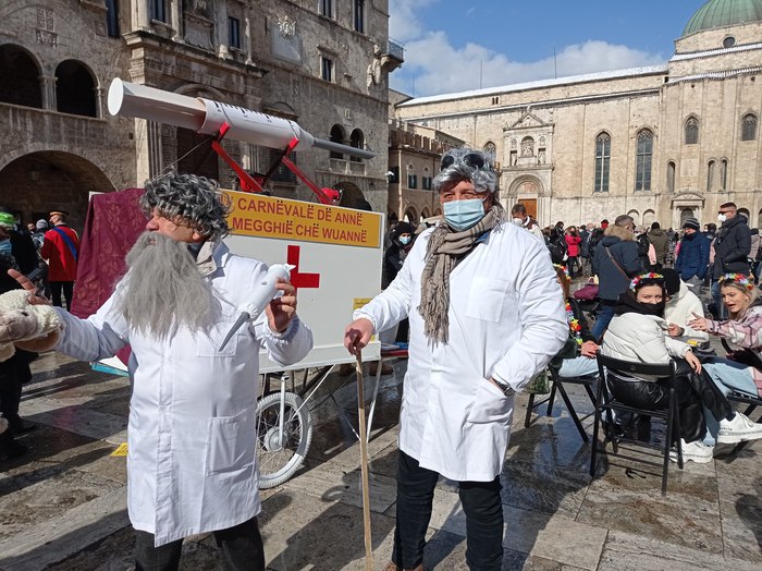Carnevale, maschere ad Ascoli, nonostante freddo e covid