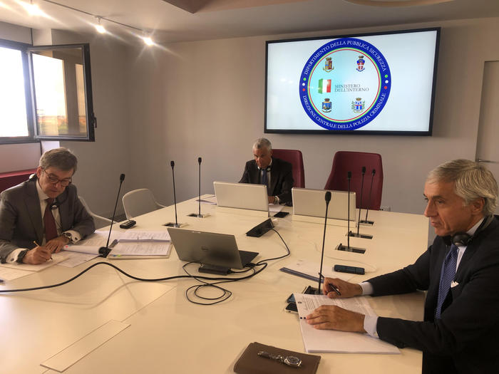 Covid: Europol, attenzione alla vendita test negativi falsi