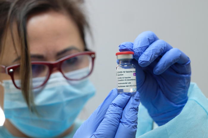 Covid: Marche, dal primo marzo vaccino a personale scuola