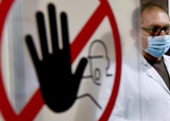 Covid: meno esami e visite