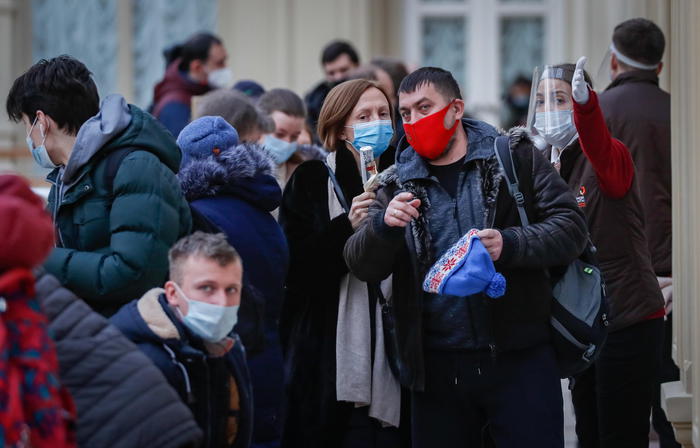 Covid: Russia, 17.648 nuovi casi, il minimo dal 28 ottobre