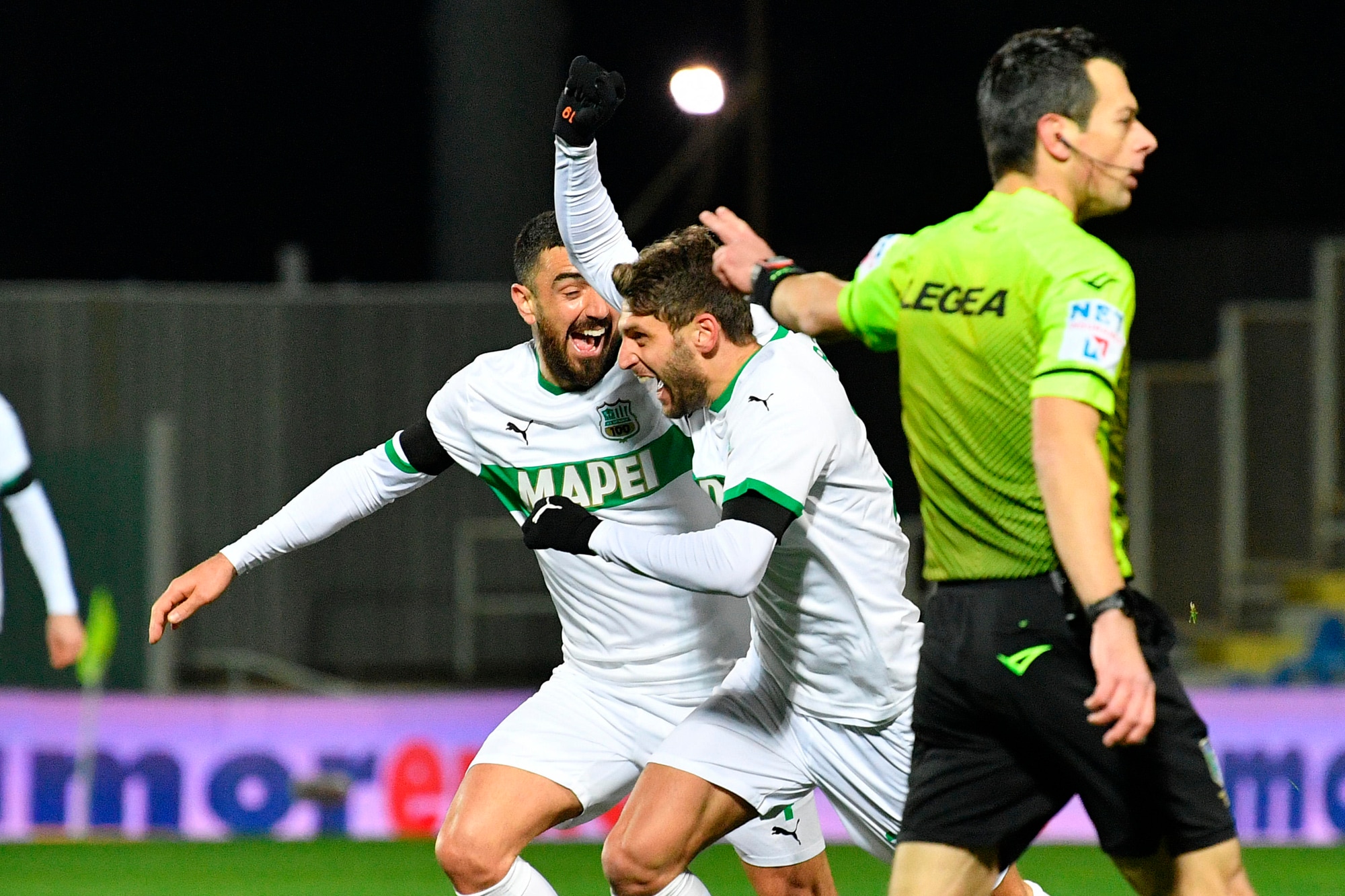 Berardi e Caputo, coppia gol: il Sassuolo vince a Crotone