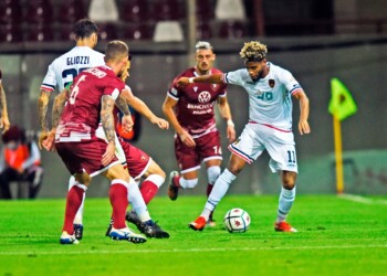 Diretta Cosenza-Reggina dalle 21: probabili formazioni e dove vederla in tv