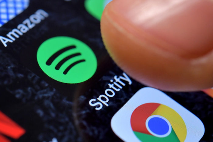 Dopo Twitter, anche a Spotify smart working per sempre