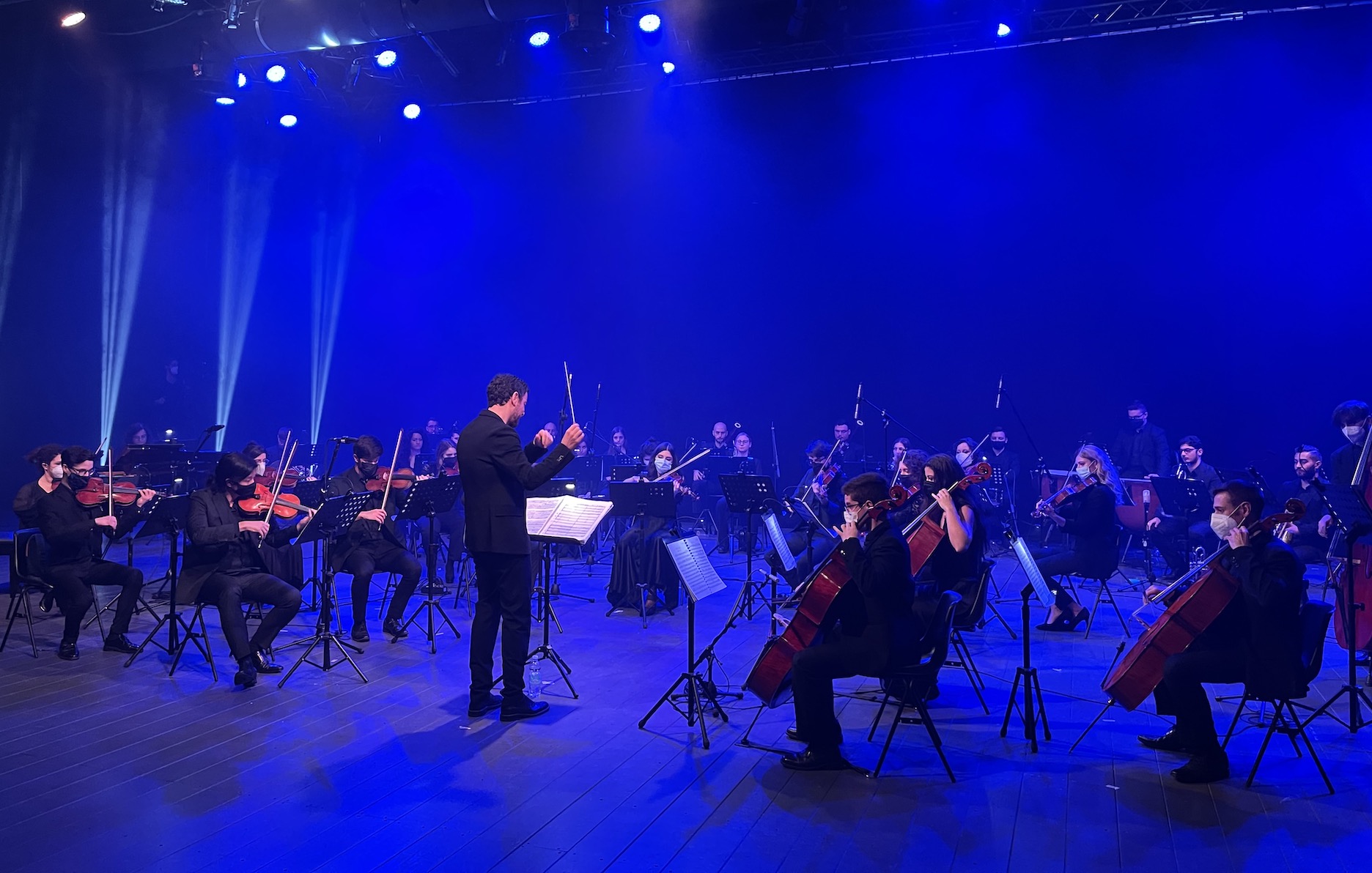 Musica Classica in streaming: “Dialoghi Sinfonici. Mozart, Verdi, Rossini” raccontati da Germano Neri con Europa InCanto Orchestra