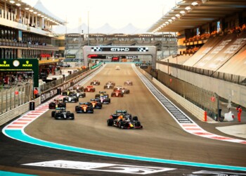 F1, campagna antirazzismo: niente più piloti in ginocchio?