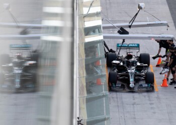 F1, Mercedes: “Problemi con la power unit, ma cerchiamo di risolverli”