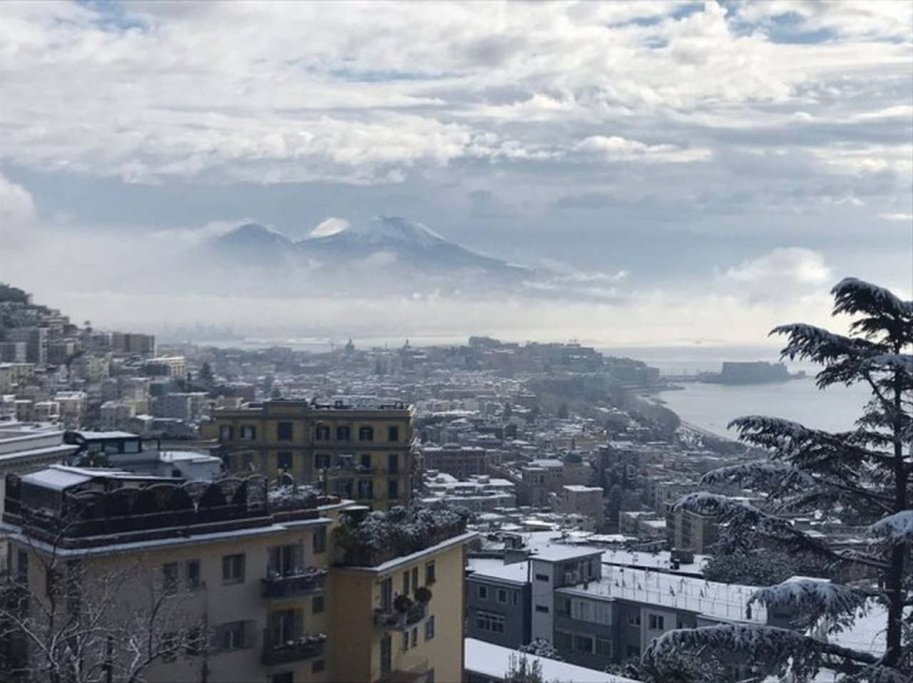 La neve su Napoli