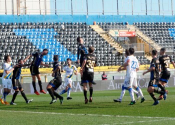Gori e Bardi, non si passa: Pisa-Frosinone 0-0