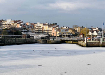 Grande gelo in Gran Bretagna, fiumi congelati come non accadeva da decenni