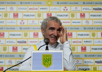 Il Nantes esonera Domenech: è durato solo un mese e mezzo